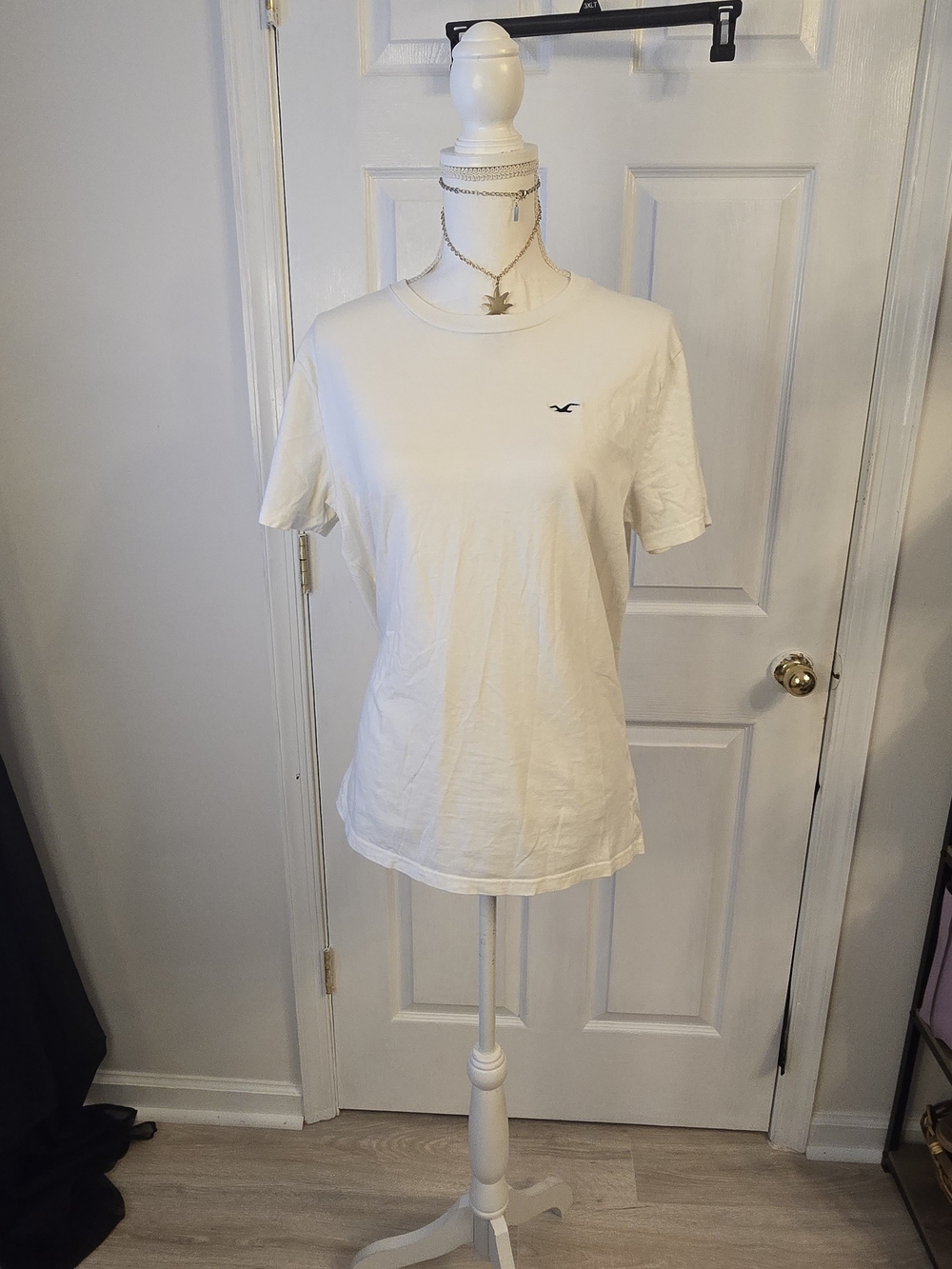 Hollister White Crew Neck Short Sleeve Tee Medium